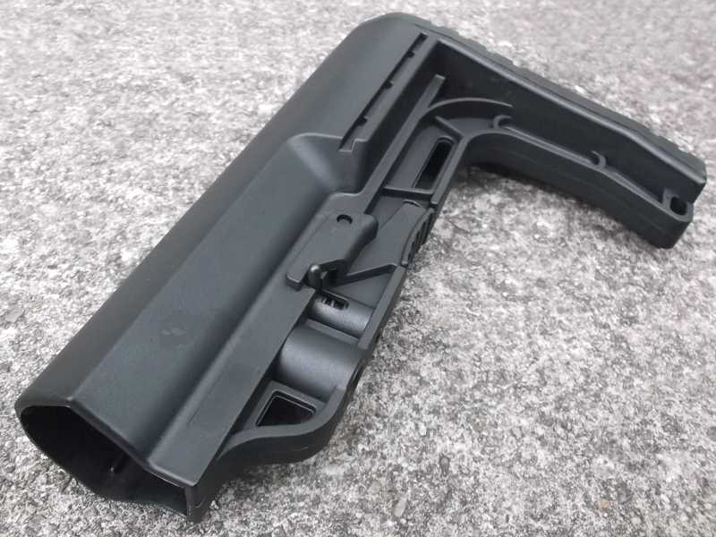 Buffer Tube Fitting End View of The Minimalist Style Black Polymer Collapsible Tactical Rifle Buttstock