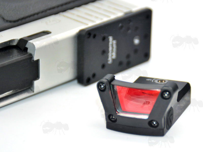 Black Anodised Topless Design Red Dot Reflex Sight with Glock Pistol
