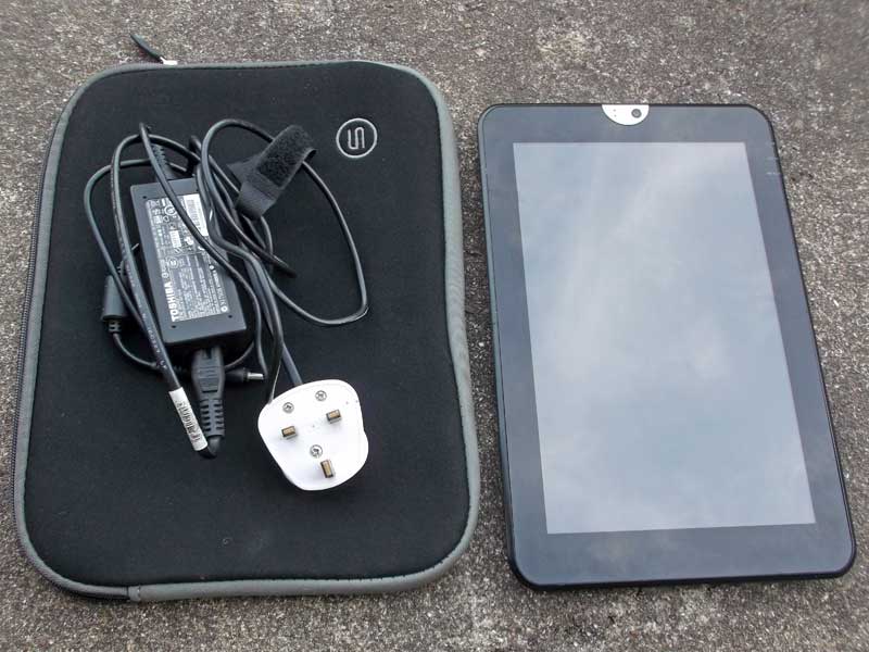 Used Toshiba AT100 16GB Tablet with UK Power Cable and Neoprene Zipped Case